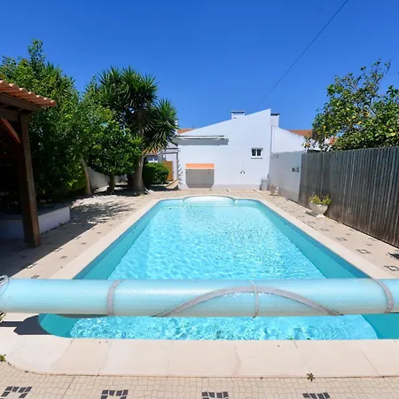 Ferienhaus Laranjeira - House With Private Garden And Pool