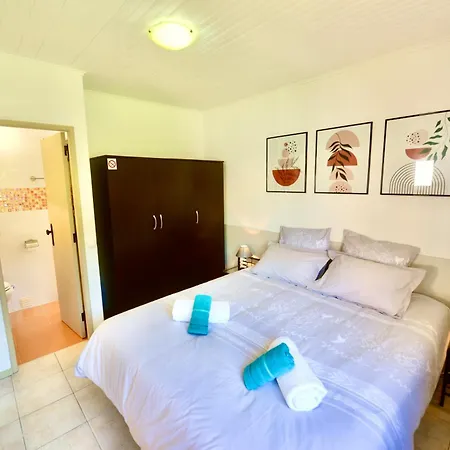 Ferienhaus Laranjeira - House With Private Garden And Pool