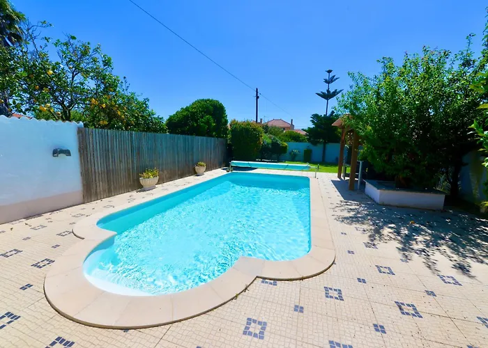 Laranjeira - House With Private Garden And Pool Casa vacanze